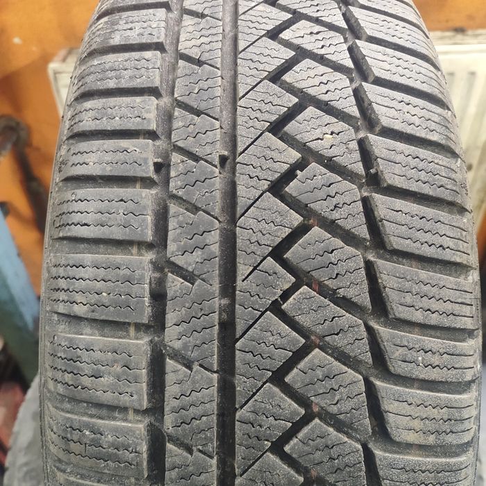 Opony zimowe 215 55 R17 Continental WinterContact 4 sztuki
