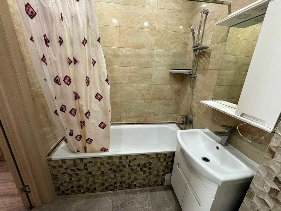 Здається в оренду простора 3-кімнатна квартири на Осокорках, ЖК «Патріотика»