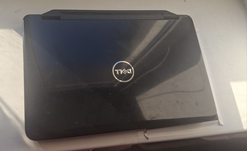 Продам ноутбук б/у  Dell