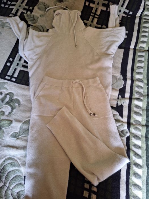 Продам женск р 48 50