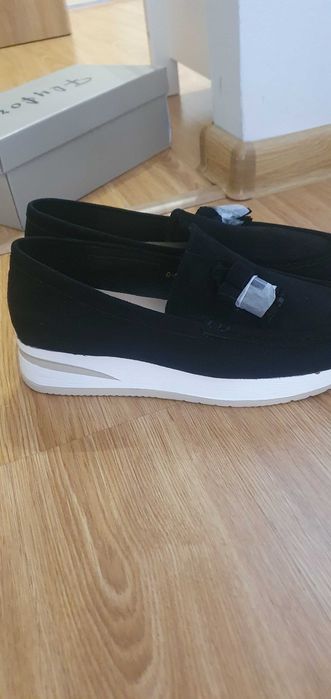 Nowe buty na koturnie 39