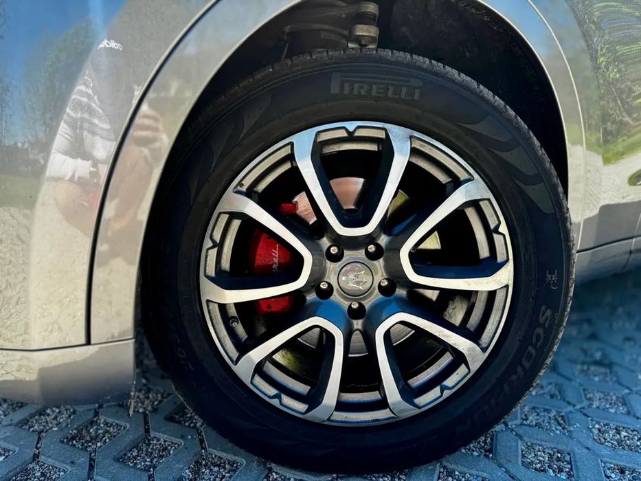 Felgi Maserati 19” + opony pirelli Levante