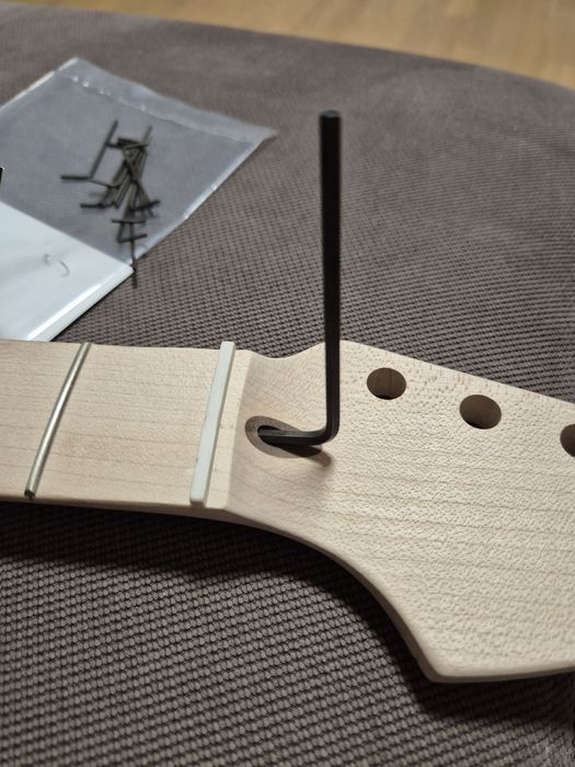 Fender Hex 1/8 Truss Rod .050 Saddle Height Bridge ключ анкер и седла