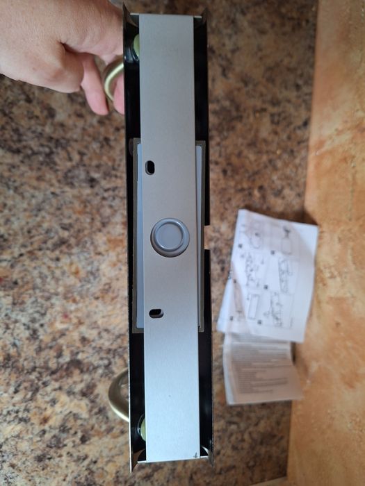 Lampa galeryjka w kolorze stare złoto