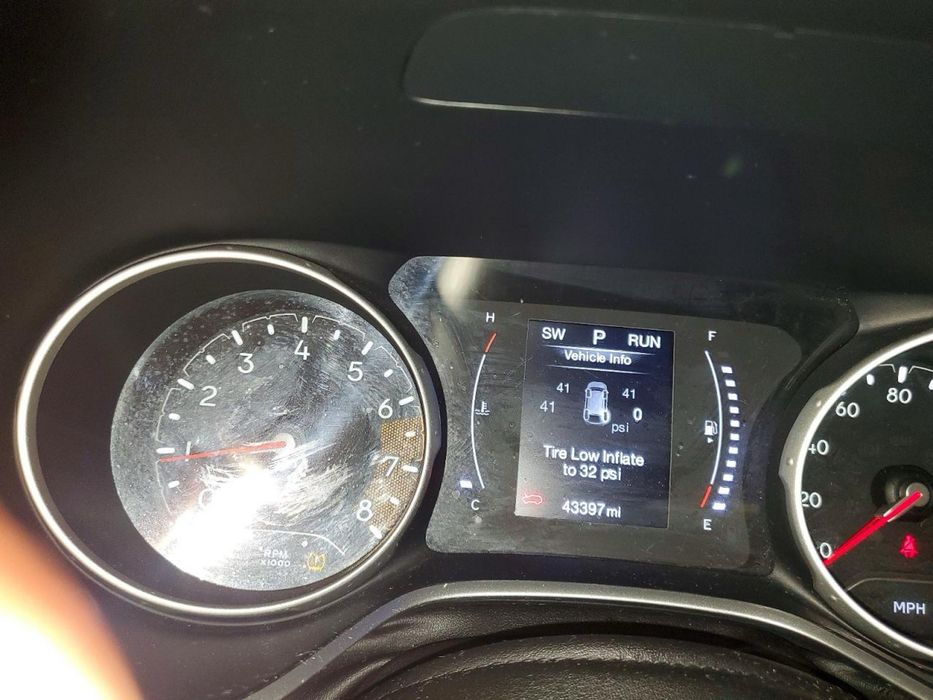 Продам Jeep Compass Latitude 4x4 2018 | 43 тис | 2.4 бензин