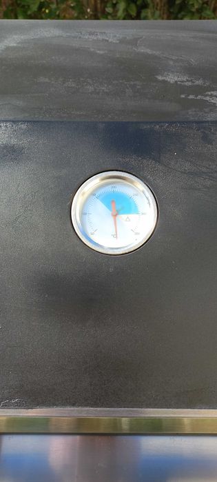 Churrasqueira a gás com 3 queimadores + 1