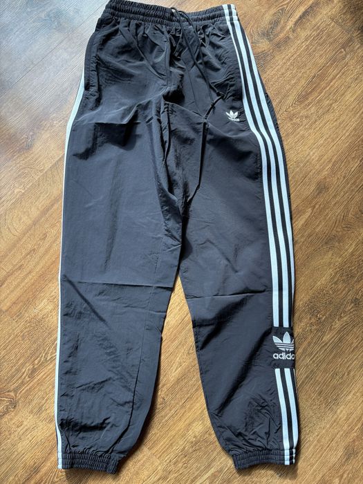 Spodnie ortalionowe Adidas XS