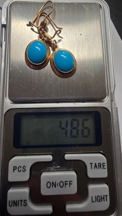 Złote kolczyki z okresu prl