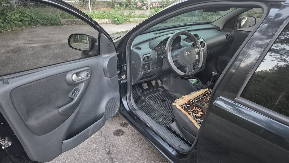 Продам Opel Corsa 2004 року випуску.
