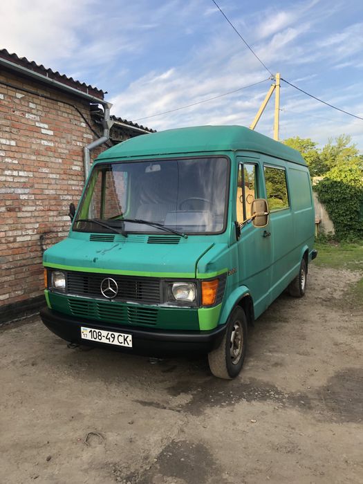 Мерседес 208,т1 дв 2,3 дизель