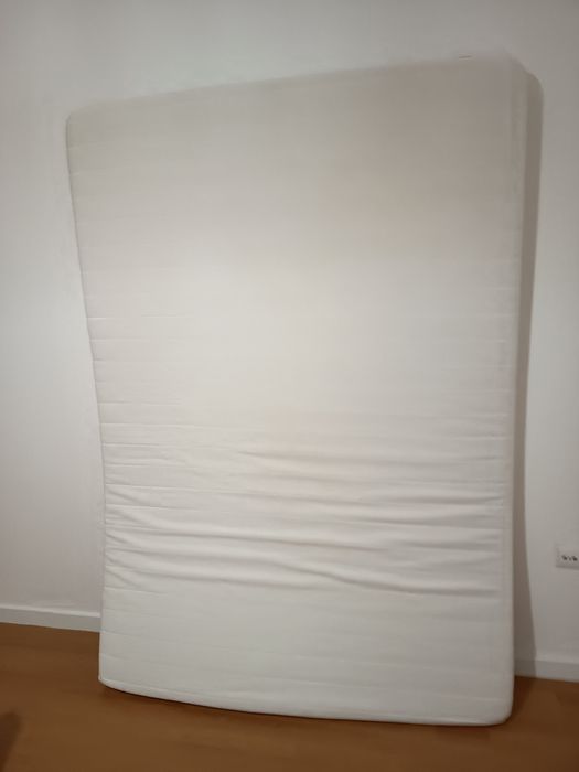 Cama de criança com colchão