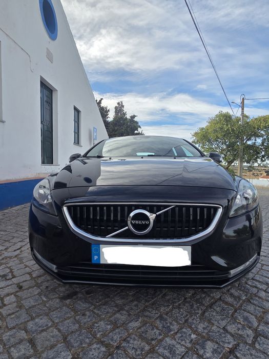 Volvo V40 D2 2.0 Diesel - 17 — photo 2