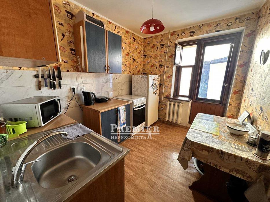 Продам квартиру на Бочарова/В.Великого з ремонтом - More