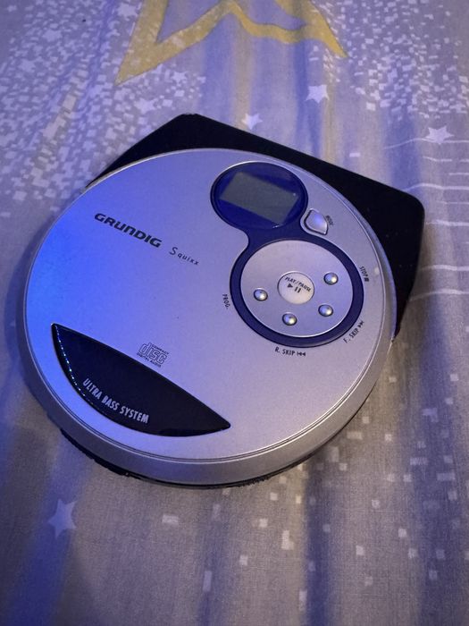 Ратитет CD Плєєр Grundig SQUIXX CDP 4300.