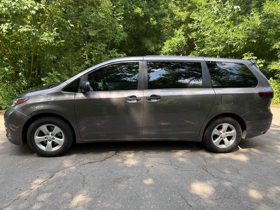 Toyota Sienna 2010 VIN 5TDKA3DC0BS003993 фото оголошення 4 з 16