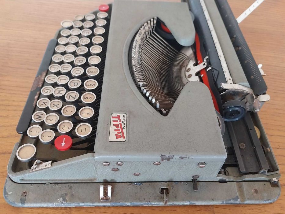 Máquina de Escrever Gossen Tippa – 1ª Geração – MK1