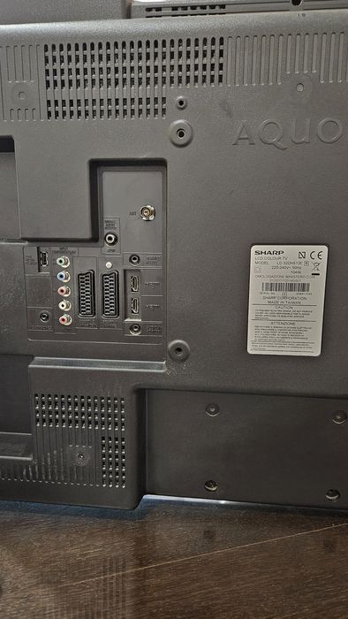 Телевізор Sharp Aquos 32"