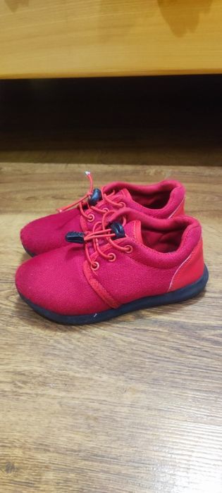 Подарую кросівки до будь-якого замовлення