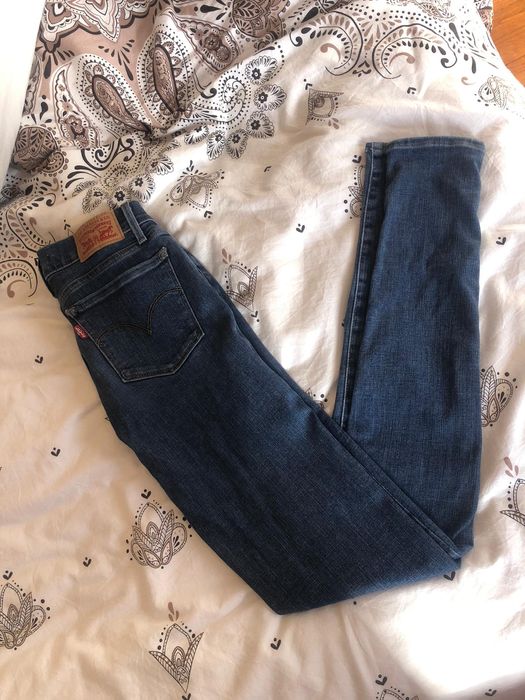 Calças Levi's 710 Super Skinny tamanho 24 senhora praticamente novas.