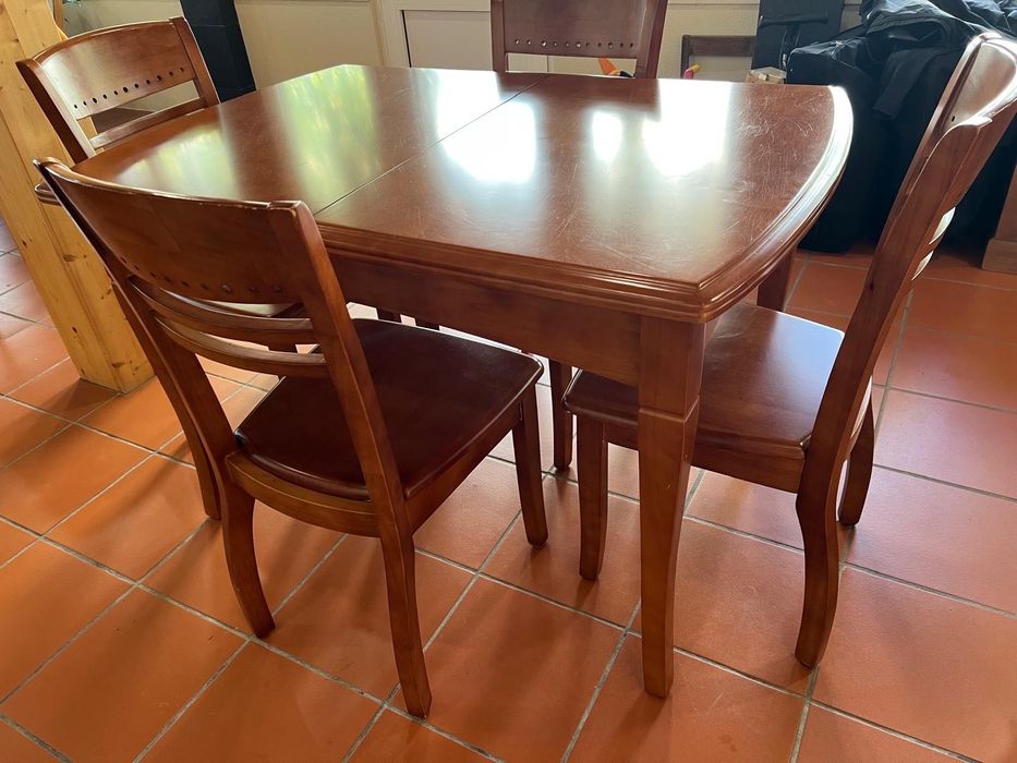Mesa de jantar extensível de 6 a 8 pessoas + 4 cadeiras