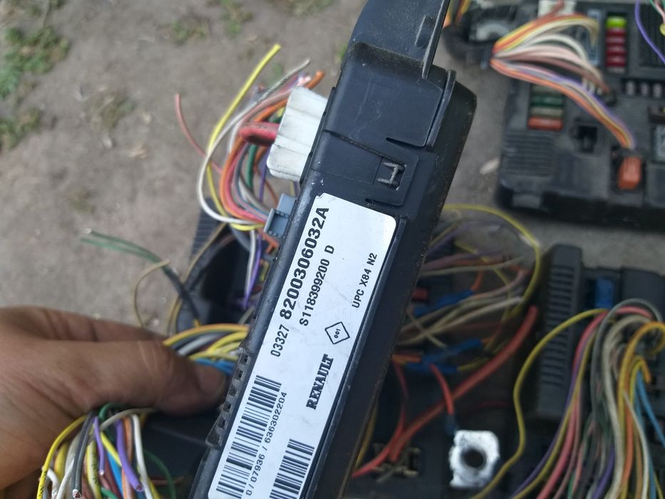 Блоки запобіжників Меган 2, Сценік 2