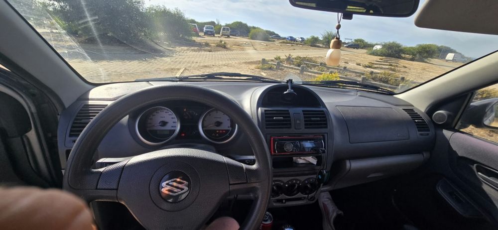 Suzuki IGNIS 2004