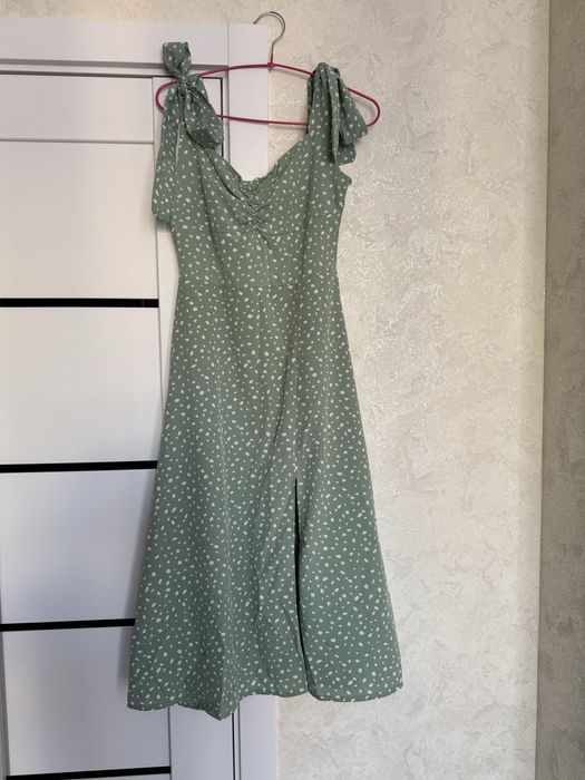 Сукня жіноча довга