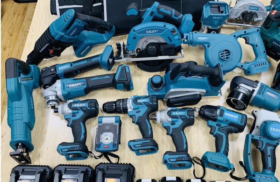 Акамулчторна болгарка  DeWalt батареї
