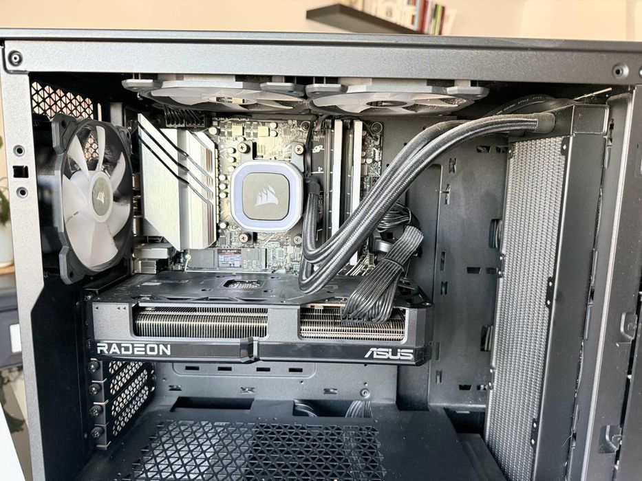 PC Gaming AMD Ryzen 7 + RX 7800 XT 16GB