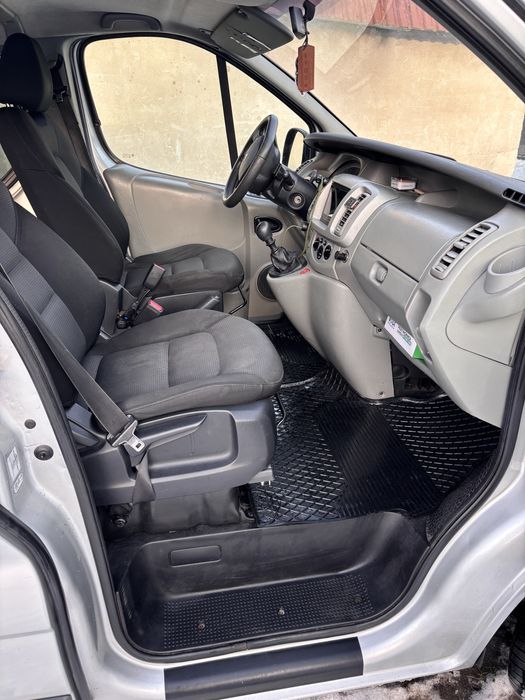 Renault  trafic 2.0 2009 LONG