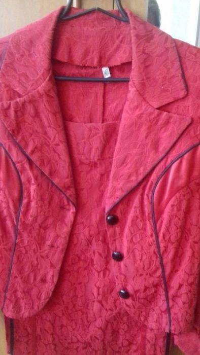 Костюм женской  48