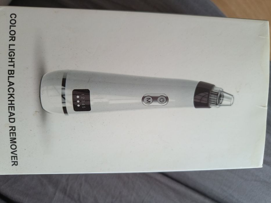 Urządzenie do oczyszczania twarzy z zaskórników