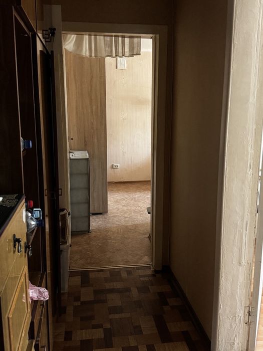 Продам 2 кімнатну  квартиру