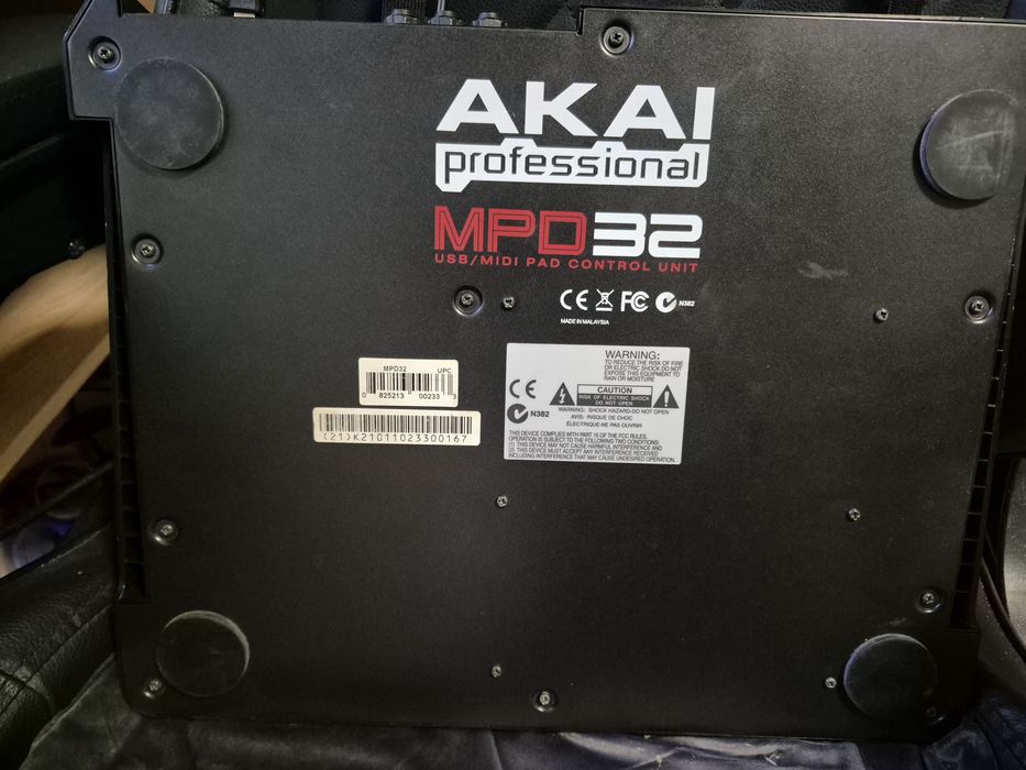 Akai MPD 32 (гарний стан)
