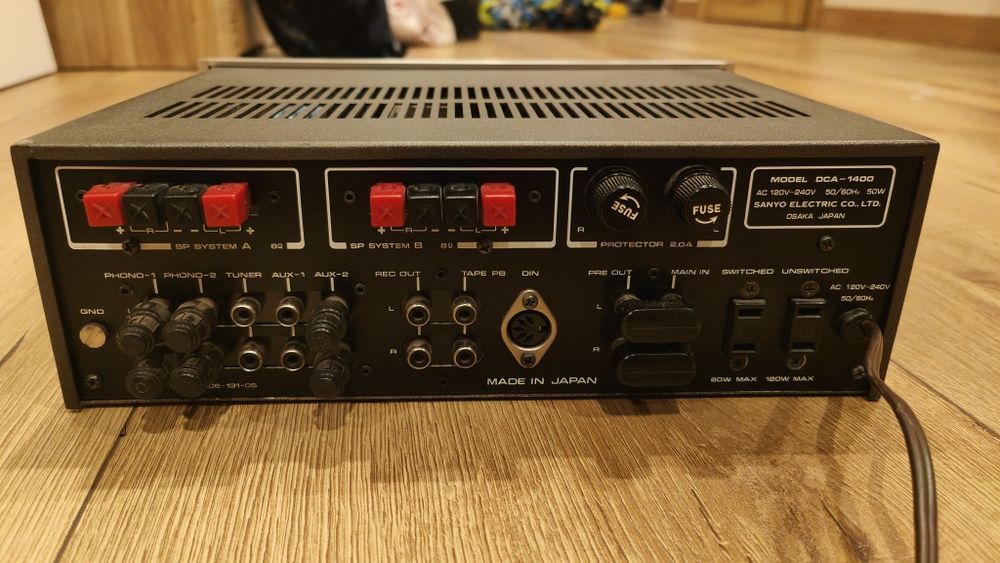 Wzmacniacz vintage Sanyo DCA 1400