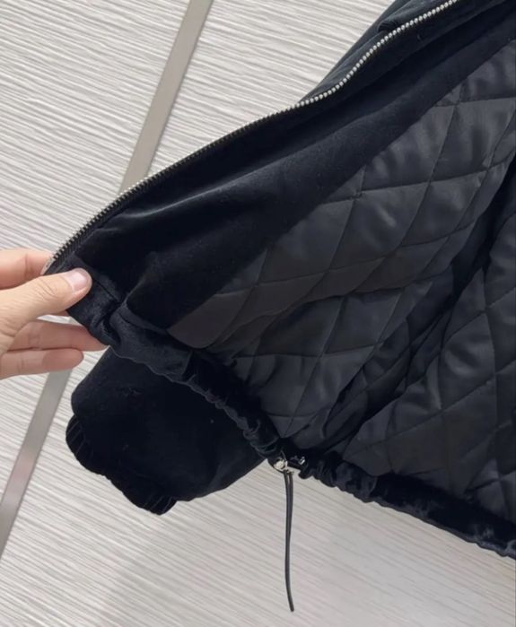 Жіноча куртка в стилі prada