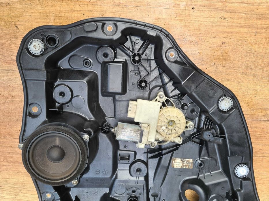 BMW 3 320e 2.0 G21 podnośnik szyby lewy tył