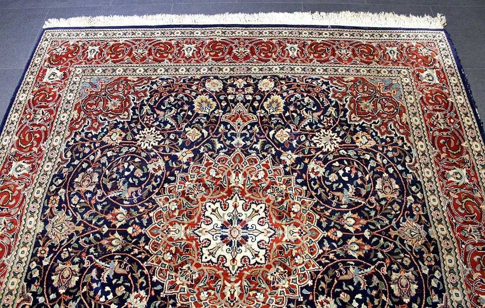 Tapete Persa Ghoum feito com Lã de Caxemira s/ Algodão - 150cm x 150cm