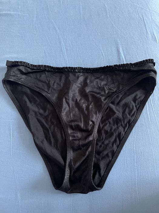 Czarne majtki bikini dół