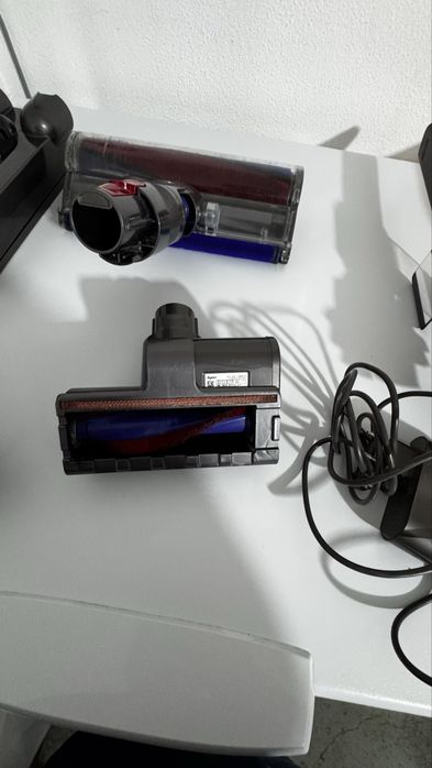 Dyson v11 com todos os acessorios