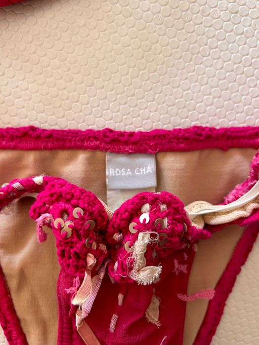 Biquini cor-de-rosa em crochet
