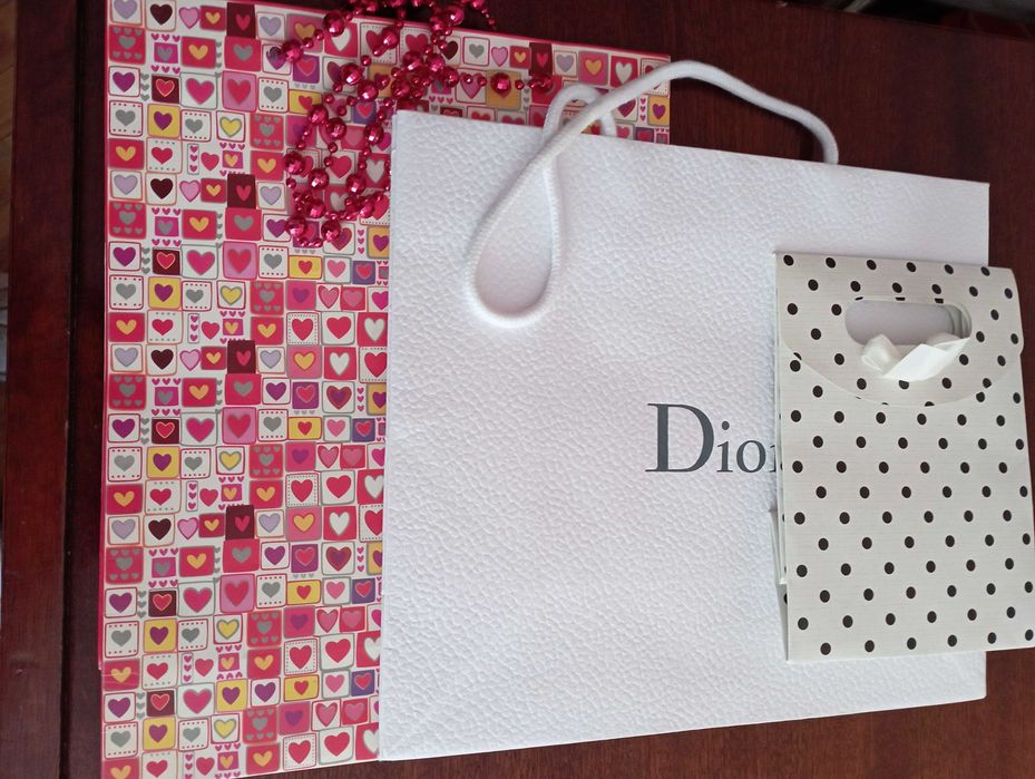 Подарункові пакети