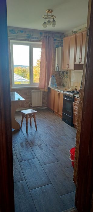 Продається трьох кімнатна квартира в центрі міста