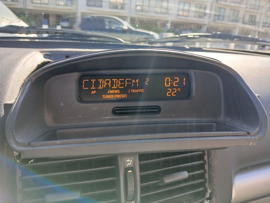 Display / ecrã/ visor + Radio cd Renaul Clio com código + manual