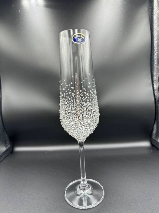 Бокал , обклеїнний стразами