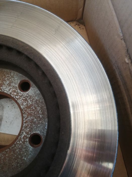 Продаются тормозные диски на Nissan