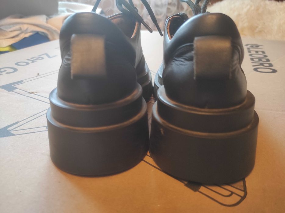 Туфлі для жінок чорного кольору