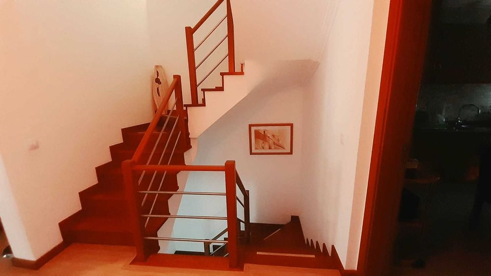 Apartamento Triplex T3+1 nas Caldas da Rainha em Condomínio com Piscina