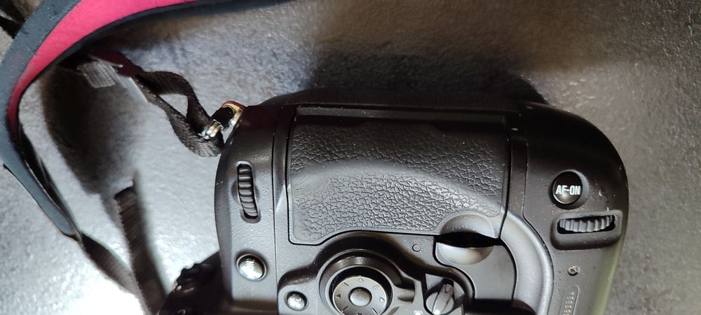 Продам фотоапарат Nikon D3(тушка)