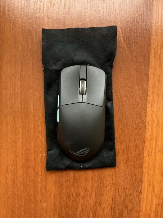 Ігрова миша ASUS ROG Harpe Ace Aim Lab Edition.